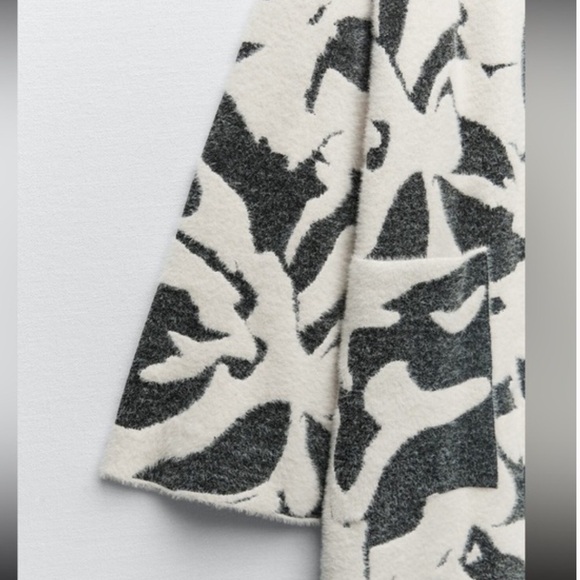 ZARA Jacquard Long Knit Oversized Cardigan Jacket / Size XS-S - Picture 5 of 7
